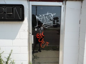 destin-fl-graffiti-max-door-glass