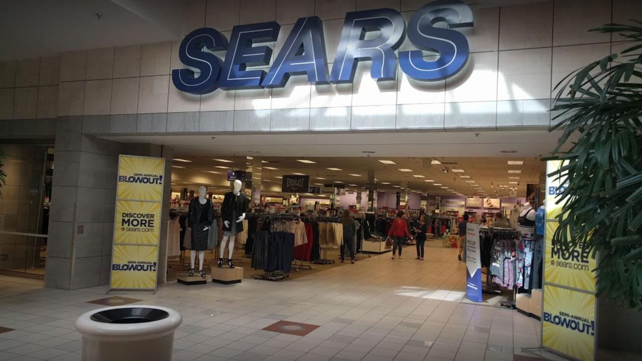 Sears closing at Santa Rosa Mall (Ozias Sanchez, 2015)